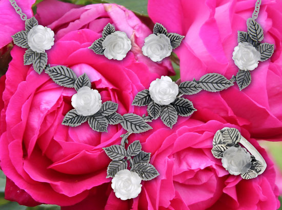 Rosencollier mit Bergkristall der Rosenk�nigin Kerstin